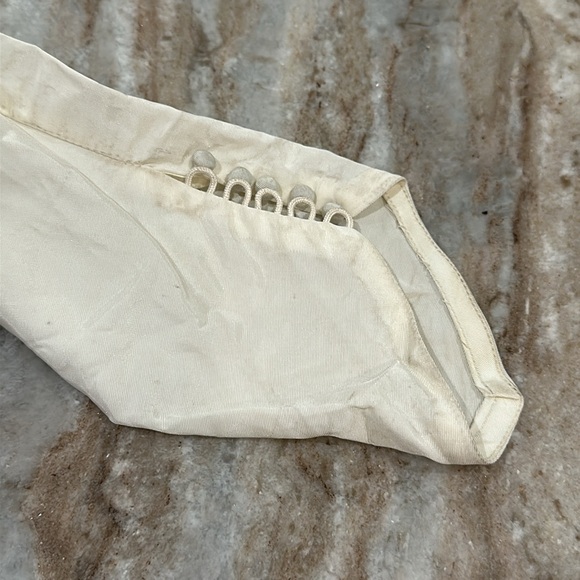 Vintage Wedding Dress - Picture 9 of 12